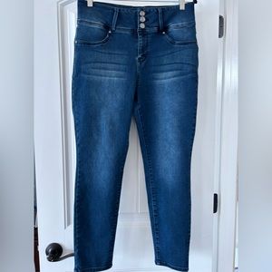 Juniors Wallflower Jeans